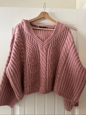 Cozy Mauve Cable Knit V-Neck Sweater